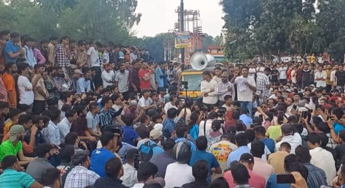 सरकार पर बेरोजगार आंदोलन को कमजोर करने का आरोप, नए संगठन खड़ा करने का दावा