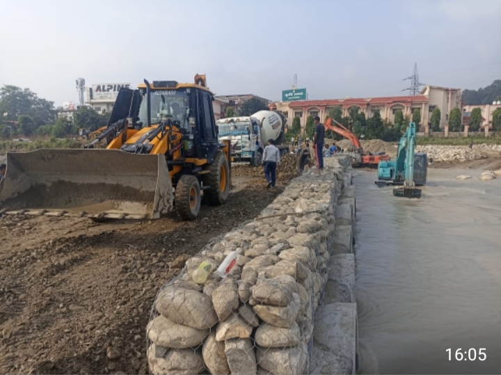 प्रेमनगर–नंदा की चौकी मार्ग पर अस्थायी पुल तैयार, छोटे वाहनों की आवाजाही शुरू