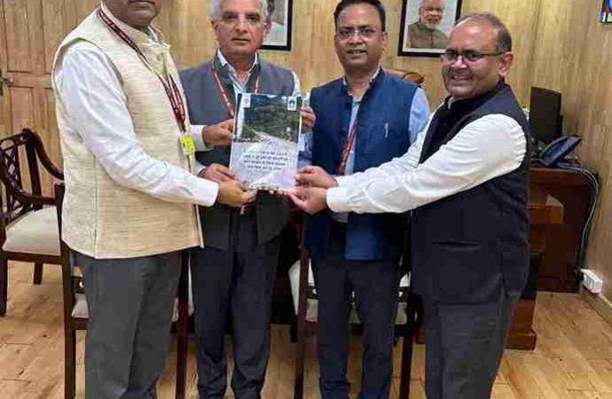 उत्तराखण्ड ने केंद्र सरकार को सौंपा 5702.15 करोड़ रुपए के आर्थिक पैकेज का प्रस्ताव