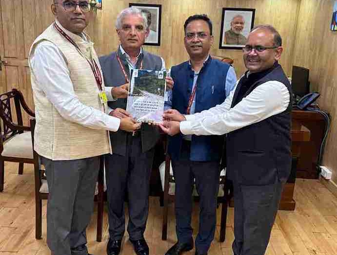 उत्तराखण्ड ने केंद्र सरकार को सौंपा 5702.15 करोड़ रुपए के आर्थिक पैकेज का प्रस्ताव