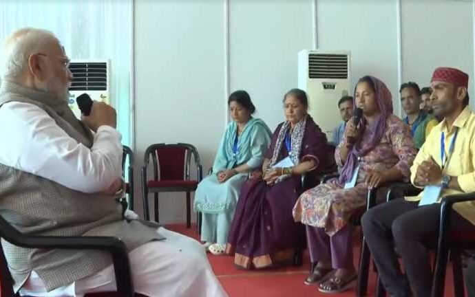 आपदा प्रभावितों ने पीएम मोदी को बताई ‘मन की बात’, भरी आंखें देखकर हुए भावुक