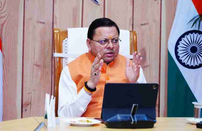 सीएम धामी ने अधिकारियों को दिए निर्देश, कहा- अब निर्माण कार्यों में तेजी लाएं