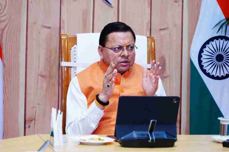 सीएम धामी ने अधिकारियों को दिए निर्देश, कहा- अब निर्माण कार्यों में तेजी लाएं