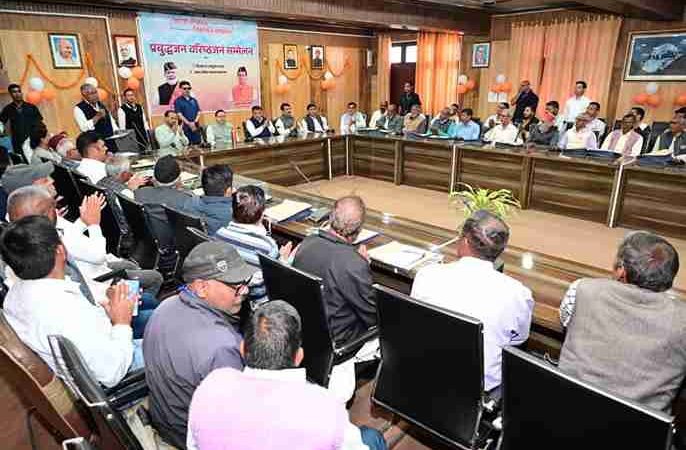 मुख्यमंत्री धामी ने चंपावत में प्रबुद्ध जन संवाद किया, कहा— वरिष्ठजन समाज के मार्गदर्शक स्तंभ