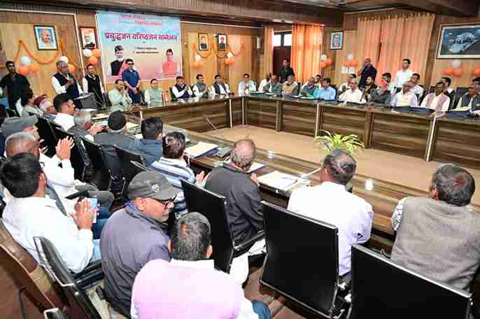 मुख्यमंत्री धामी ने चंपावत में प्रबुद्ध जन संवाद किया, कहा— वरिष्ठजन समाज के मार्गदर्शक स्तंभ