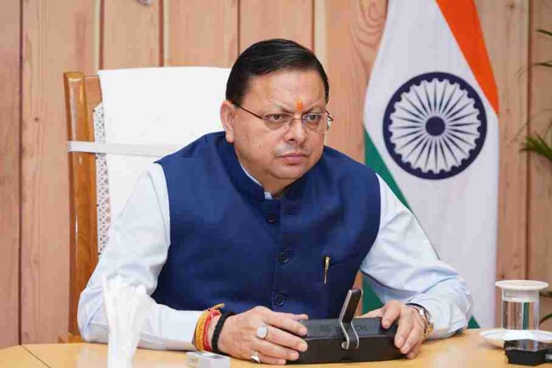 सीएम धामी ने दिए निर्देश — प्रदेश की सभी सड़कों को शीघ्र गड्ढा मुक्त किया जाए, 52% पैचवर्क पूरा