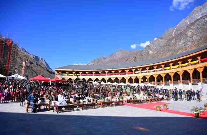 माणा गाँव में देवभूमि सांस्कृतिक महोत्सव का भव्य समापन – सीमांत क्षेत्रों में पर्यटन और आर्थिकी को नई उड़ान