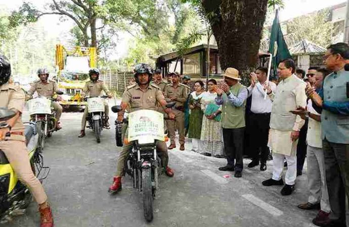 “वन्यजीव सप्ताह पर सीएम धामी ने बाइक रैली को दिखाई हरी झंडी