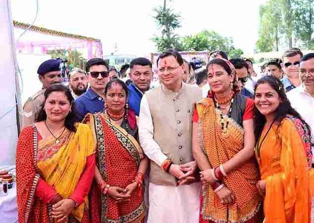 सीएम धामी बोले – महिलाएं बनें आत्मनिर्भर उत्तराखंड की अग्रदूत