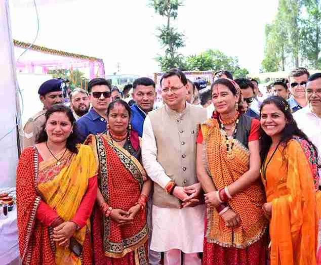 सीएम धामी बोले – महिलाएं बनें आत्मनिर्भर उत्तराखंड की अग्रदूत