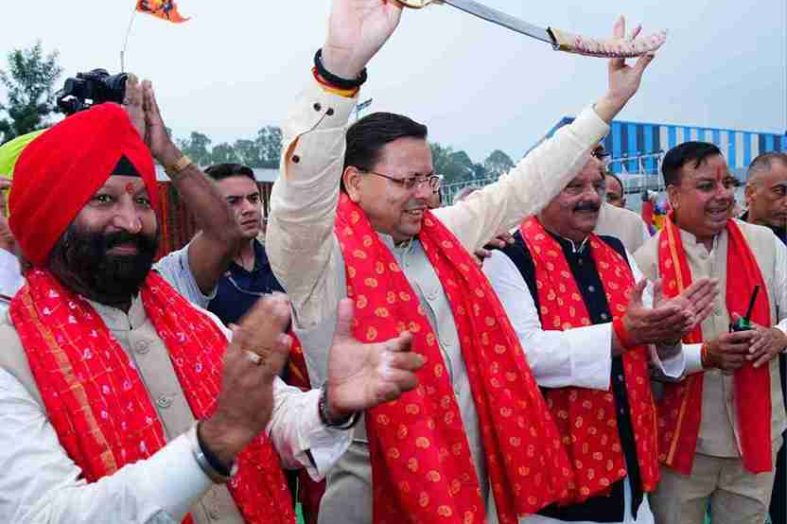 मुख्यमंत्री ने परेड ग्राउंड में रावण दहन कार्यक्रम में किया प्रतिभाग