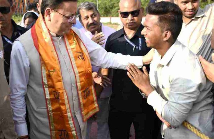 मुख्यमंत्री पुष्कर सिंह धामी ने सर्किट हाउस, हल्द्वानी में जनता से मुलाकात कर सुनी जनसमस्याएं