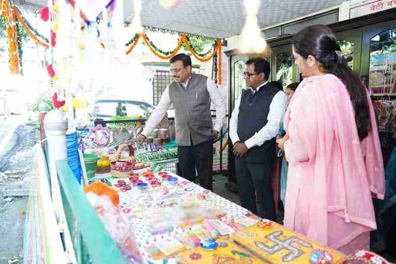 मुख्य सचिव आनंद बर्द्धन ने बाल देखरेख संस्थाओं की प्रदर्शनी का किया शुभारंभ, बच्चों के कौशल विकास हेतु दिए निर्देश