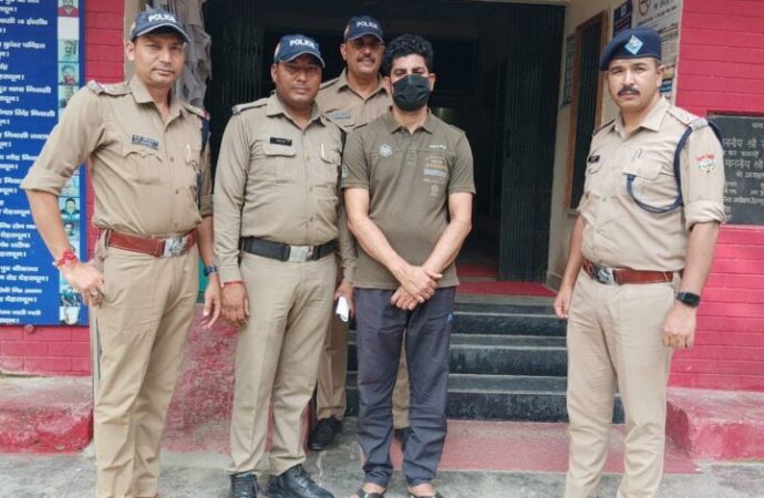 पेपर लीक मास्टरमाइंड का खुलासा: बिना योग्यता भरी 9 परीक्षाओं के फॉर्म, SIT जांच में नए राज़