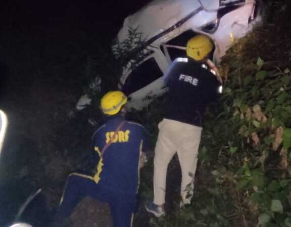 पौड़ी-कोटद्वार में बड़ा हादसा, SDRF की तेजी से चार लोगों की जान बची