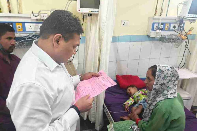 श्रीनगर मेडिकल कॉलेज का स्वास्थ्य सचिव ने किया औचक निरीक्षण, मरीजों की बेहतर सेवा सरकार की प्राथमिकता