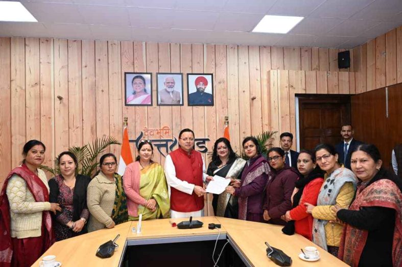 सीएम धामी से आंगनबाड़ी संगठन की शिष्टाचार भेंट