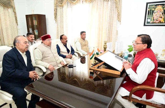 सीएम धामी से बार एसोसिएशन प्रतिनिधि मंडल की मुलाकात, मांगों पर कार्रवाई के निर्देश