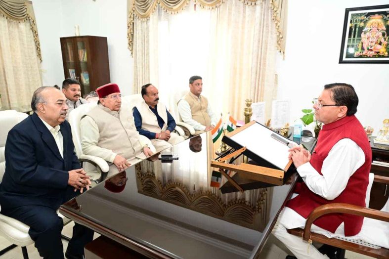 सीएम धामी से बार एसोसिएशन प्रतिनिधि मंडल की मुलाकात, मांगों पर कार्रवाई के निर्देश