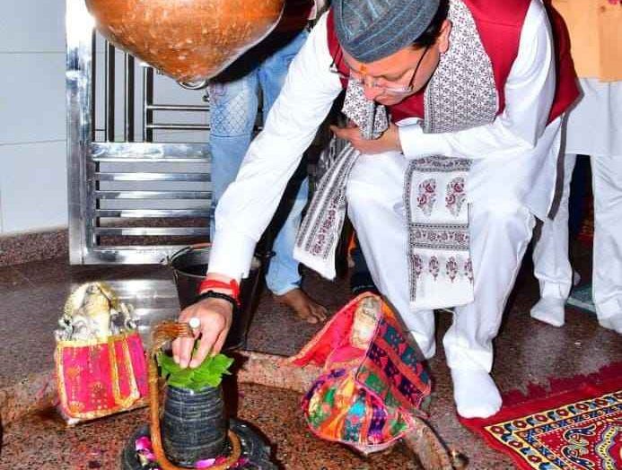 मुख्यमंत्री  पुष्कर सिंह धामी ने तीर्थराज पुष्कर स्थित श्री ब्रह्मा जी मंदिर में की पूजा-अर्चना