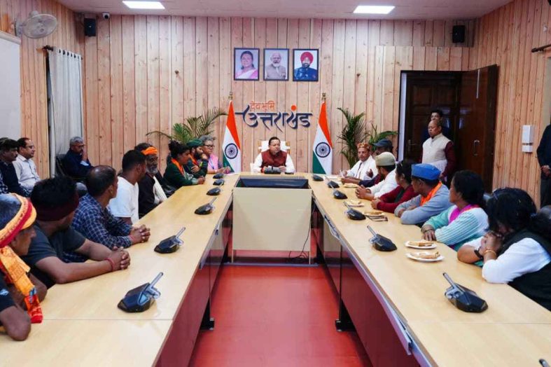 मुख्यमंत्री धामी से चौखुटिया स्वास्थ्य सेवाओं के प्रतिनिधिमंडल ने की भेंट