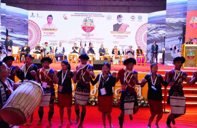 आदि गौरव महोत्सव में पहुंचे मुख्यमंत्री धामी, भगवान बिरसा मुंडा को दी श्रद्धांजलि