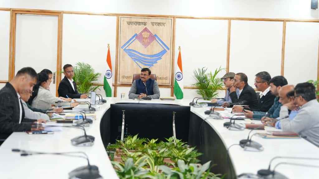 भागीरथी इको सेंसेटिव जोन समिति की बैठक मुख्य सचिव आनंद बर्धन की अध्यक्षता में आयोजित