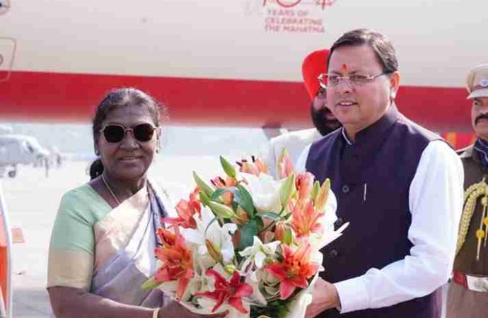 राष्ट्रपति द्रौपदी मुर्मु का जौलीग्रांट एयरपोर्ट पर भव्य स्वागत