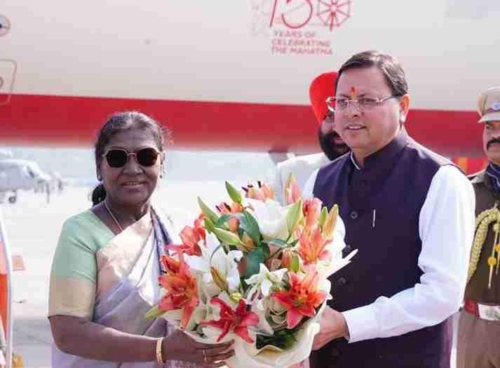 राष्ट्रपति द्रौपदी मुर्मु का जौलीग्रांट एयरपोर्ट पर भव्य स्वागत