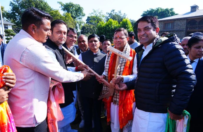 मुख्यमंत्री पुष्कर सिंह धामी से मिला हरिद्वार के गन्ना किसान का प्रतिनिधिमंडल