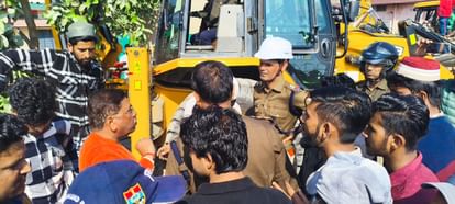 शक्ति नहर किनारे अतिक्रमण हटाने पहुंची यूजेवीएनएल और पुलिस-प्रशासन की टीम, ग्रामीणों ने किया विरोध