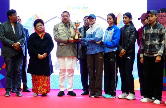 देहरादून में सांसद खेल महोत्सव-2025 के समापन समारोह में सीएम धामी ने विजेताओं को किया सम्मानित