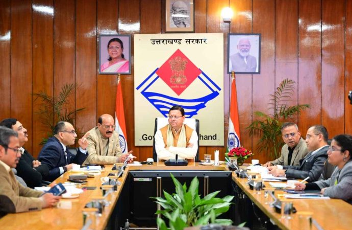 सीएम धामी का निर्देश: सभी जेलों में लागू होगा ‘एक जेल-एक प्रोडक्ट’, बंदियों के कौशल विकास पर जोर