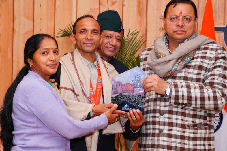 अंतरराष्ट्रीय मंच पर उत्तराखंड का परचम, मुख्यमंत्री धामी ने एथलीट कलम सिंह बिष्ट को किया सम्मानित