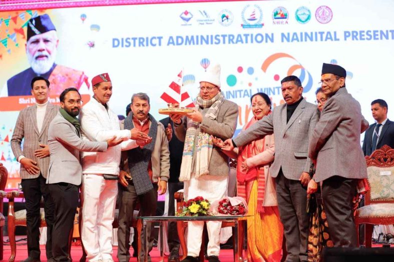 मुख्यमंत्री  पुष्कर सिंह धामी ने नैनीताल में आयोजित विंटर कार्निवाल में किया प्रतिभाग