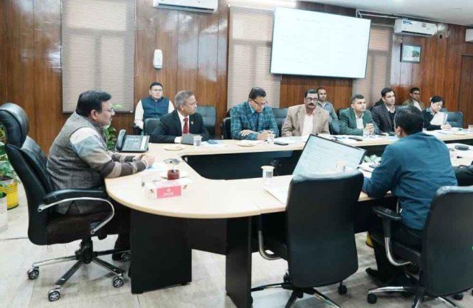 मुख्य सचिव आनंद बर्द्धन की अध्यक्षता में गैर-काष्ठ वन उपज व हर्बल-एरोमा टूरिज्म परियोजना की समीक्षा बैठक