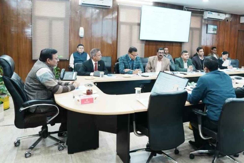 मुख्य सचिव आनंद बर्द्धन की अध्यक्षता में गैर-काष्ठ वन उपज व हर्बल-एरोमा टूरिज्म परियोजना की समीक्षा बैठक