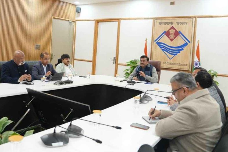 मुख्य सचिव के निर्देश: 8 मार्च 2026 तक सभी स्कूलों में गर्ल्स टॉयलेट, आंगनवाड़ी उन्नयन व 100% ई-ऑफिस लागू