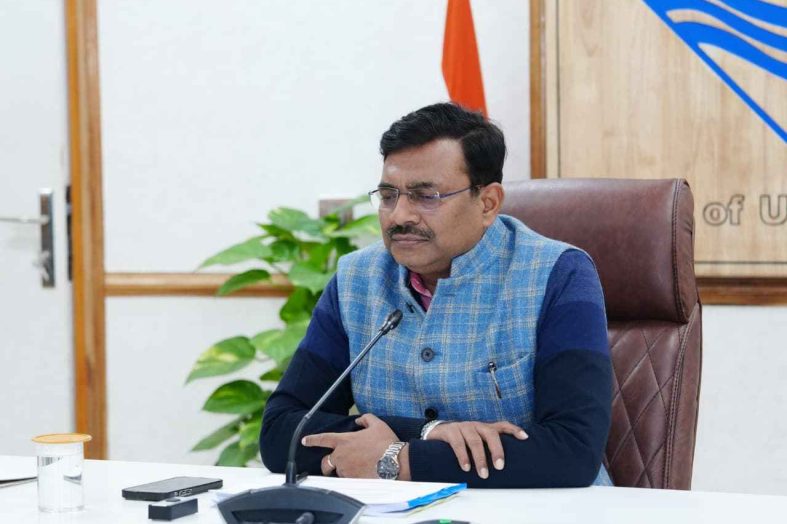 मुख्य सचिव आनंद बर्द्धन ने प्रमुख पर्यटक स्थलों के विकास कार्यों की प्रगति की समीक्षा