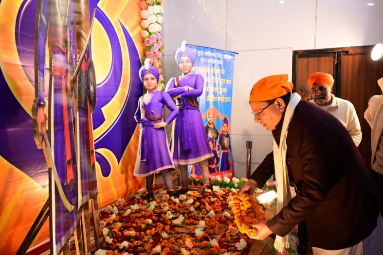 वीर बाल दिवस पर सीएम धामी ने गुरु गोविंद सिंह जी व चारों साहिबजादों की शहादत को किया नमन