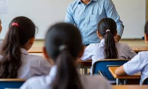 देहरादून में इंटर कॉलेज का शिक्षक निलंबित: छात्राओं से छेड़छाड़ के आरोप, महिला व बाल आयोग की कड़ी कार्रवाई