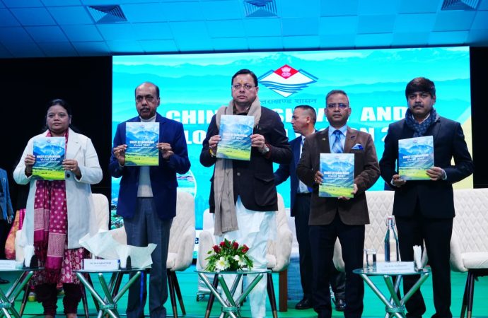 मुख्यमंत्री ने विज़न 2047 पर चिन्तन शिविर में अधिकारियों को किया संबोधित