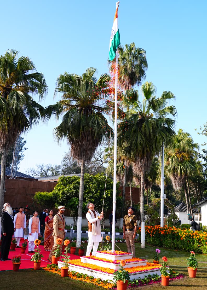 सीएम धामी ने 77वें गणतंत्र दिवस पर फहराया राष्ट्रीय ध्वज