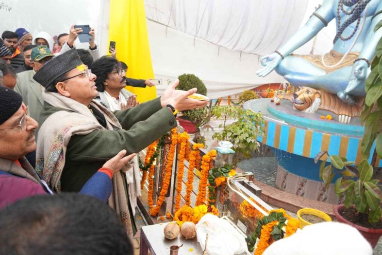 मकर संक्रांति पर सीएम धामी ने खटीमा में शिव-हनुमान प्रतिमाओं का किया अनावरण