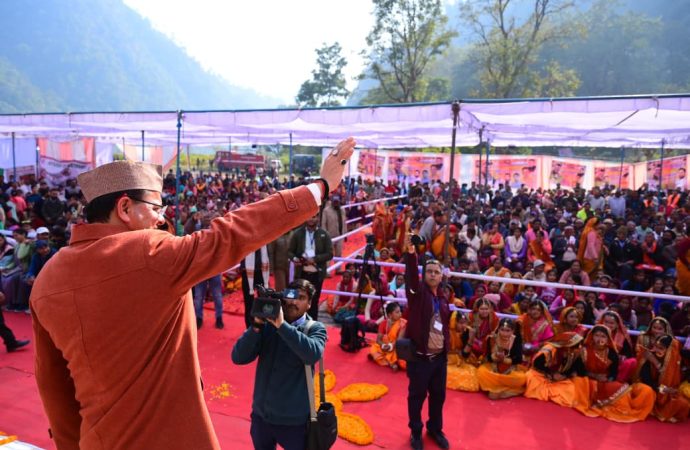 मुख्यमंत्री ने किया क्षेत्रीय जनता से संवाद रणकोची धाम से लिया जनकल्याण का संकल्प