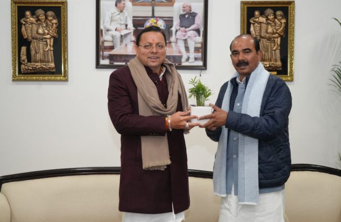 मुख्यमंत्री  पुष्कर सिंह धामी से केंद्रीय राज्य मंत्री अजय टम्टा ने की मुलाकात