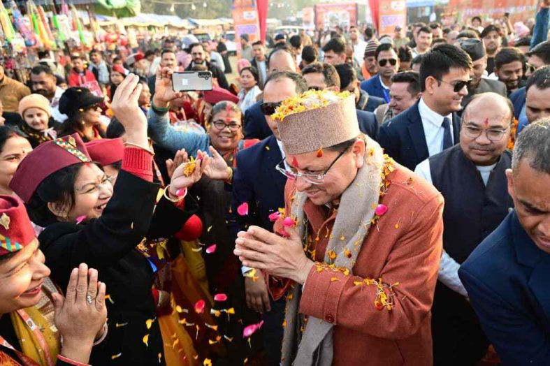 सीएम धामी ने खटीमा में उत्तरायणी कौतिक मेले का किया शुभारंभ