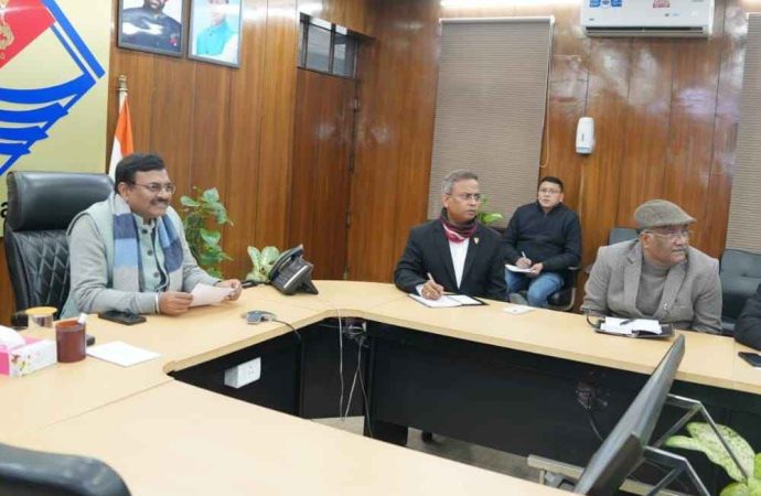 कार्बन क्रेडिट पर मुख्य सचिव आनंद बर्द्धन की अध्यक्षता में विभागीय बैठक