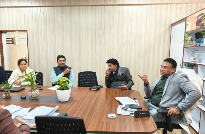 सचिव आवास डॉ आर राजेश कुमार ने की राज्य स्तर पर योजनाओं की सघन समीक्षा