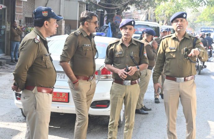 सड़क सुरक्षा – जीवन रक्षा“ के मूल मंत्र को चरित्रार्थ करती दून पुलिस